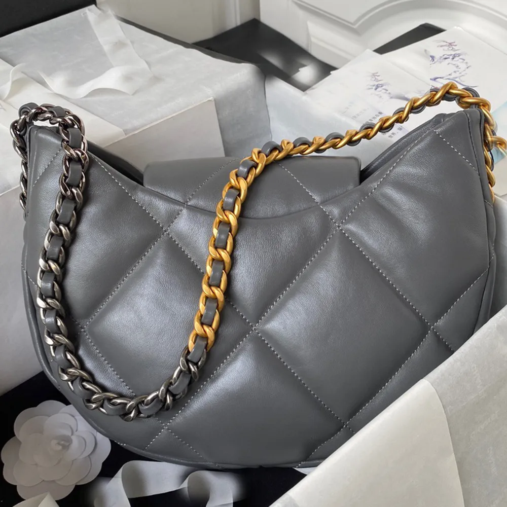 2024 new style designer shoulder bags 10A mirror quality Woman luxurys handbags Pack quilted Designer crossbody bags luxury sling underarm bag 19 free shipping bag