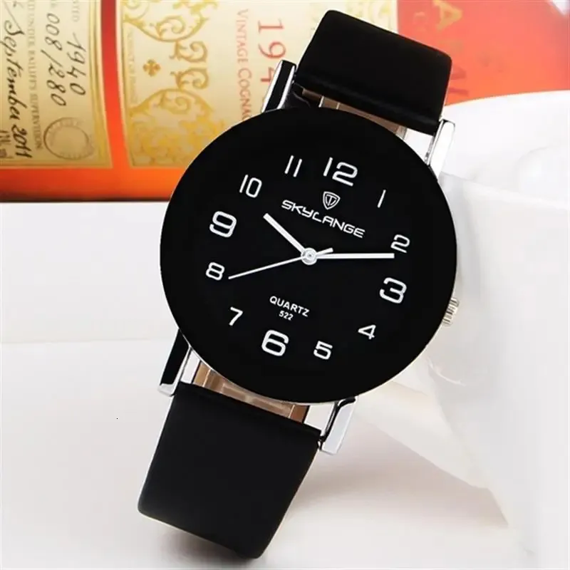 Armbandsur armband titta på kvinnor mode läder svart kvarts handled casual klockor damer klocka relogio feminino reloj mujer 231216