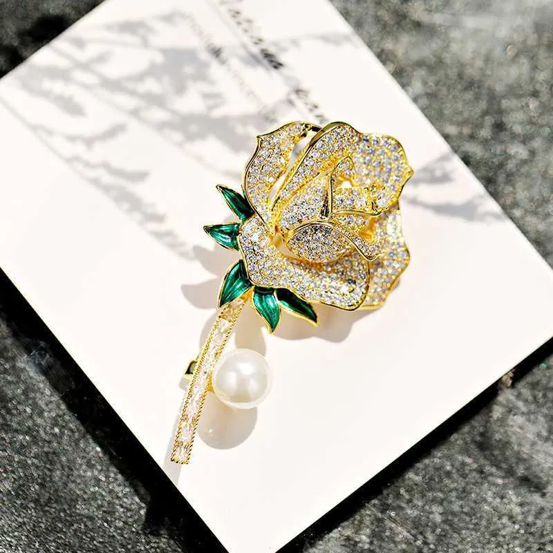 Pins Brooches New Fashion Men Women Brooches Gold Silver Colors Bling CZ Rose Brooch Pins for Girls Women for Wedding Party