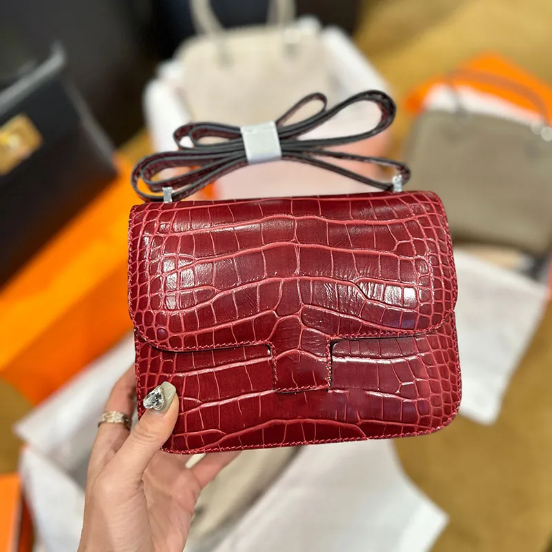 Ünlü tasarımcı crossbody çanta yüksek kaliteli deri retro mini küçük kare çanta şık ve çok yönlü timsah desen tek omuz çantası tofu çanta