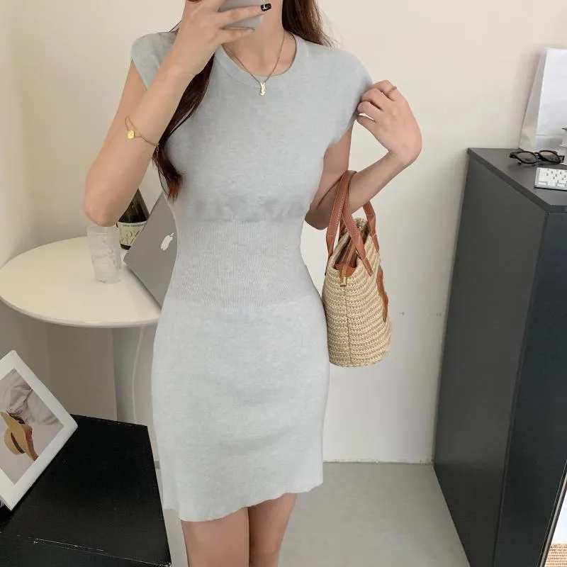 Casual Dresses Sleeveless Knitted Women Solid Korean Summer Slim Fashion Mini Dress High Waist Ladies Temperament Elegant Knitwear P852