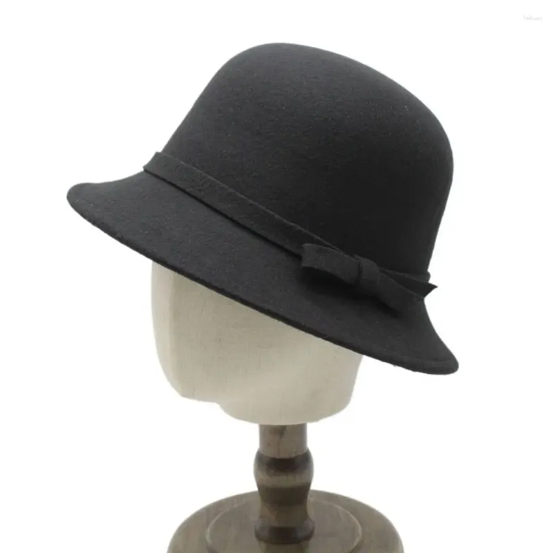 Basker Autumn and Winter Women Fedoras Hats Dome Top Caps för kvinnlig ullpolyester 56-58 cm små randen enkla remmar elegant dam