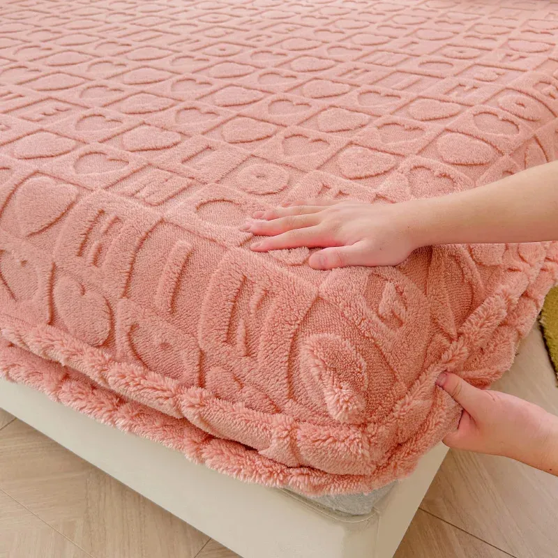 Sängkläder sätter Wostar Warm Winter Plush Fitted Sheet Elastic Madrass Protector Cover Fluffy Coral Fleece Bedlas Single Single Double Bed King Size 231216