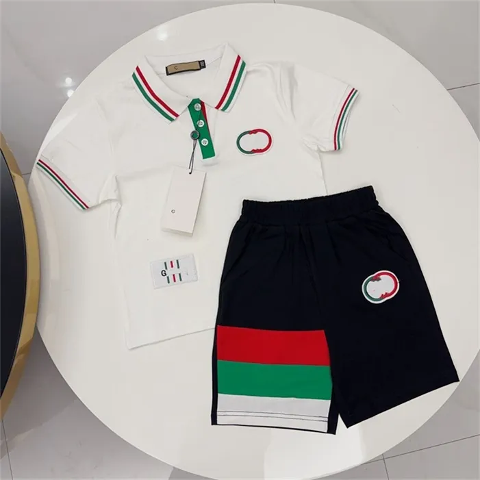 NOUVEAU DESCRIR MOCH MOCH Vêtements pour enfants Ensemble d'été garçons et filles Sports Set Baby Caves à manches courtes Taille d'enfants 90cm-150cm A7