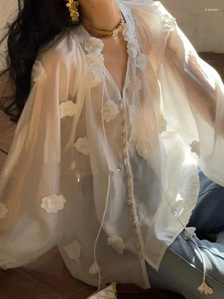 Kadın bluzları tatlı kadınlar perspektif ince gömlek fener kol moda çiçek yaması tek göğüslü blusas gevşek 2023 yaz üstleri x123