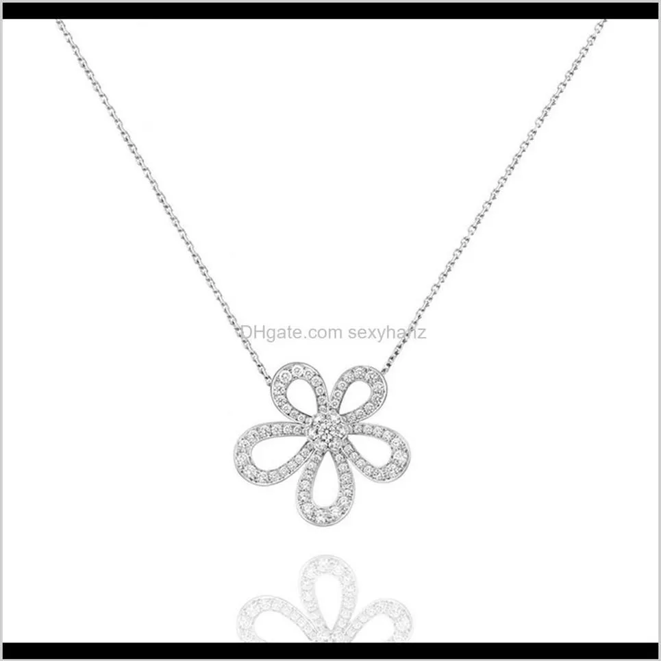 Colliers Pendentifs Exquis Diamant Trèfle À Quatre Feuilles Camélia Pendentif Clavicule Chaîne Collier 18K Or Mode Classic249t