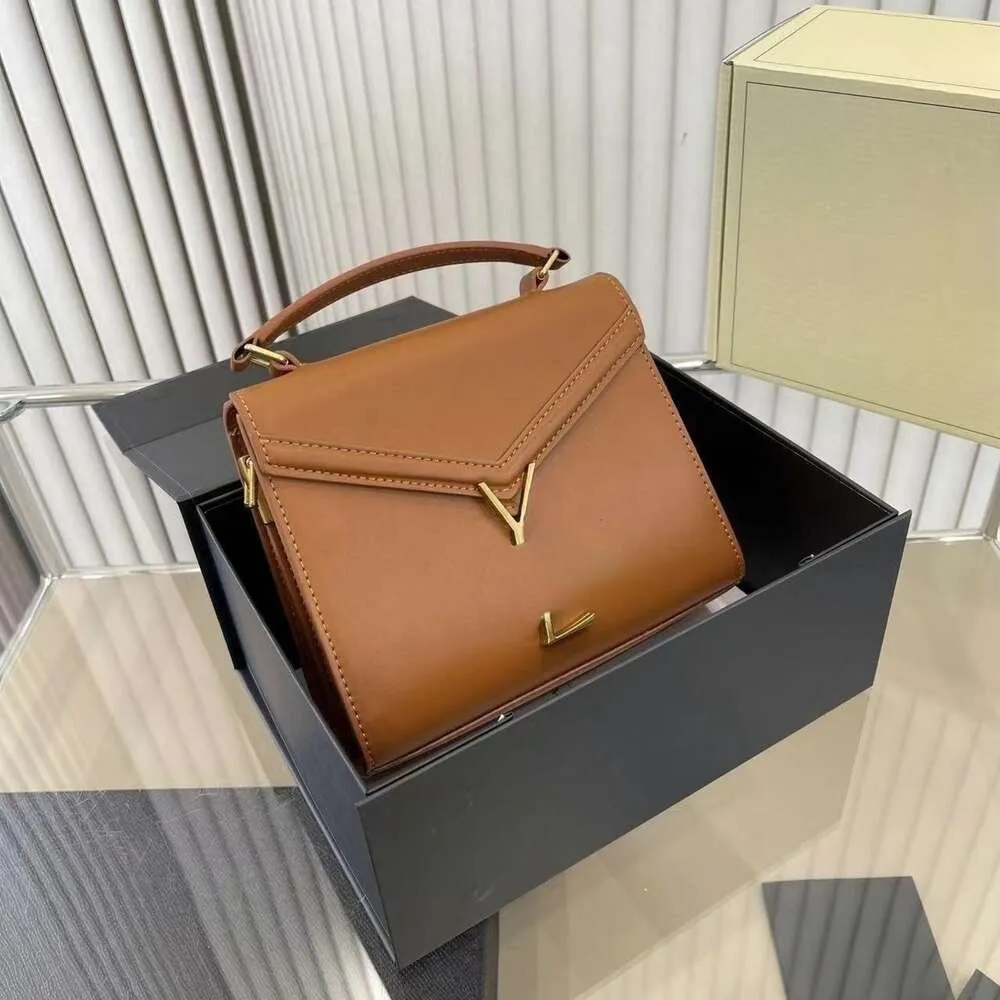 DHgate.com:Premium Leather Single Shoulder Crossbody Bag
