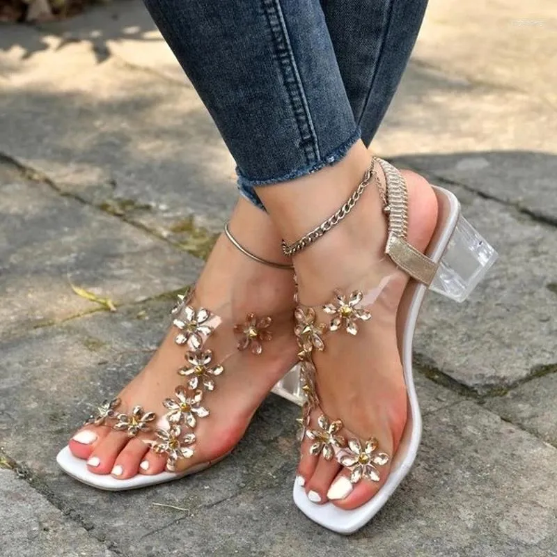 Sandálias 2023 Designer Mulheres Cristal Salto Strass Flor Senhoras Sapatos Saltos Moda PVC Verão Mulher Sandália 34