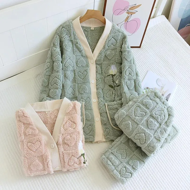 Damen-Nachtwäsche, warme Korallen-Fleece-Nachtwäsche, V-Ausschnitt, Schlafset, Winter, dicke Flanell-Hauskleidung mit Tasche, bestickter Blumen-Pyjama