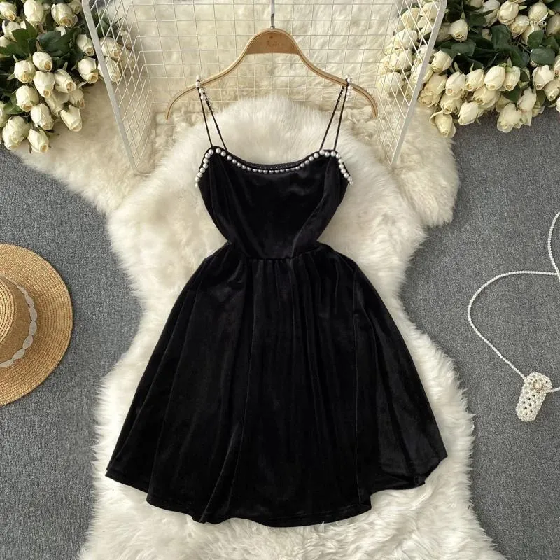 Vestidos casuais preto veludo vestido de noite elegante francês pérola espaguete cinta magro mini vestido de baile vestidos de festa feminino