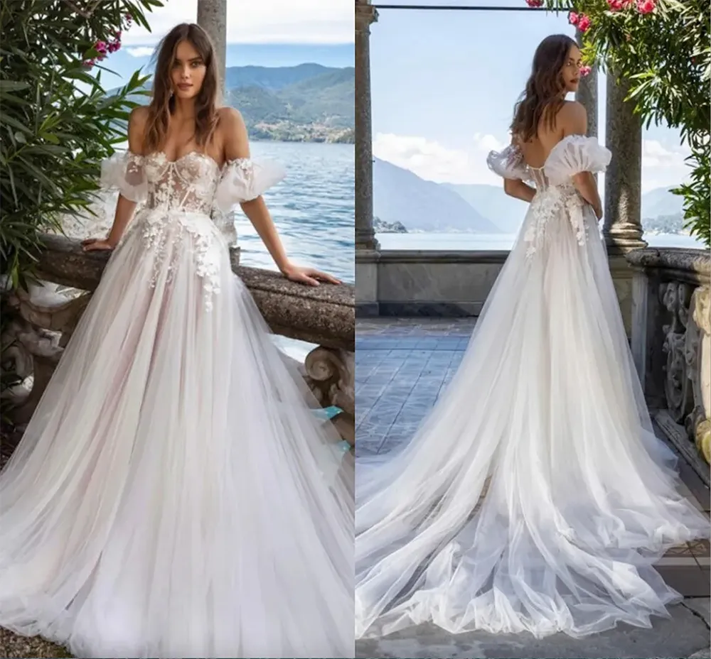 Korta puffhylsor Lace Appliced ​​Wedding Dresses Plus Size Sweetheart Boho Garden Bride Robes A Line Tulle Sexy Corset Backless Reception Party Brudklänningar