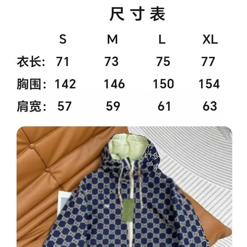 Giacche da donna firmate Nuova giacca con cappuccio a maniche lunghe in tela di cotone blu navy con coulisse l'autunno 2023 JV4E