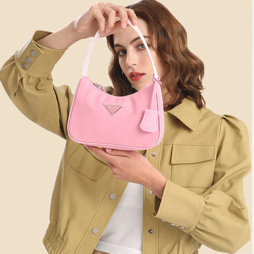 2024 Novo Designer Crossbody Ombro Nylon Anti Splashing P Home Underarm Bag Mulheres Hobo High-End Senso Commuting Casual Versátil Portátil