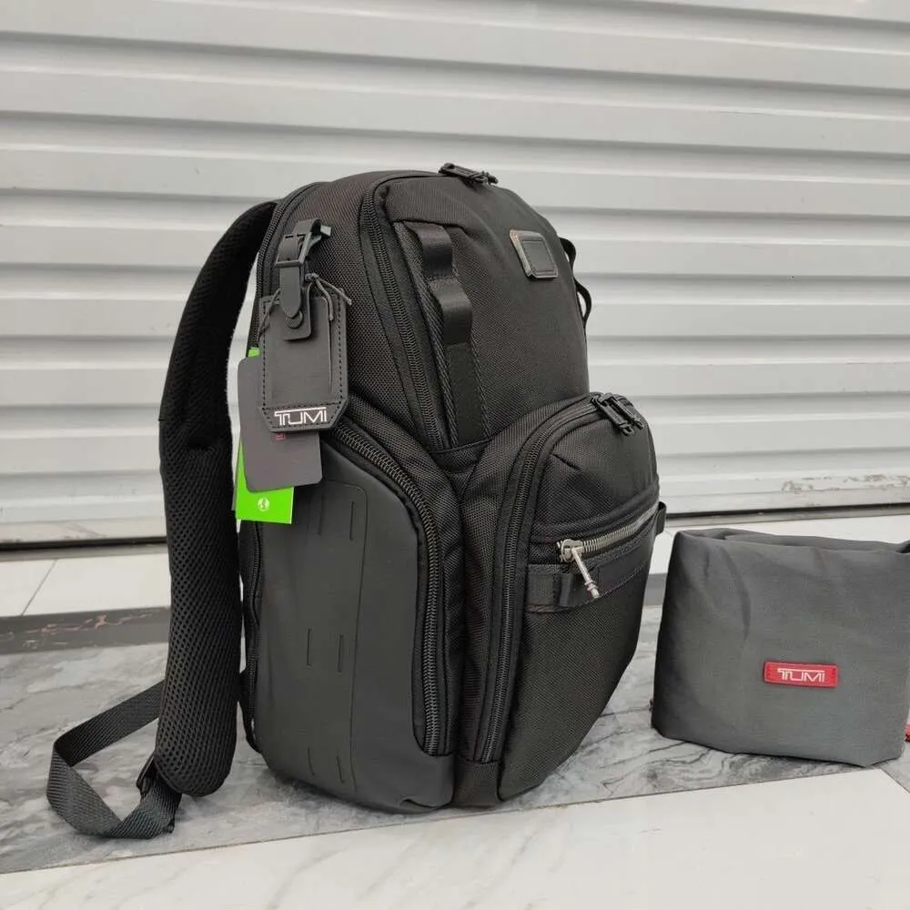 Backpacks y mochilas para hombre que son funcionales y muy modernas