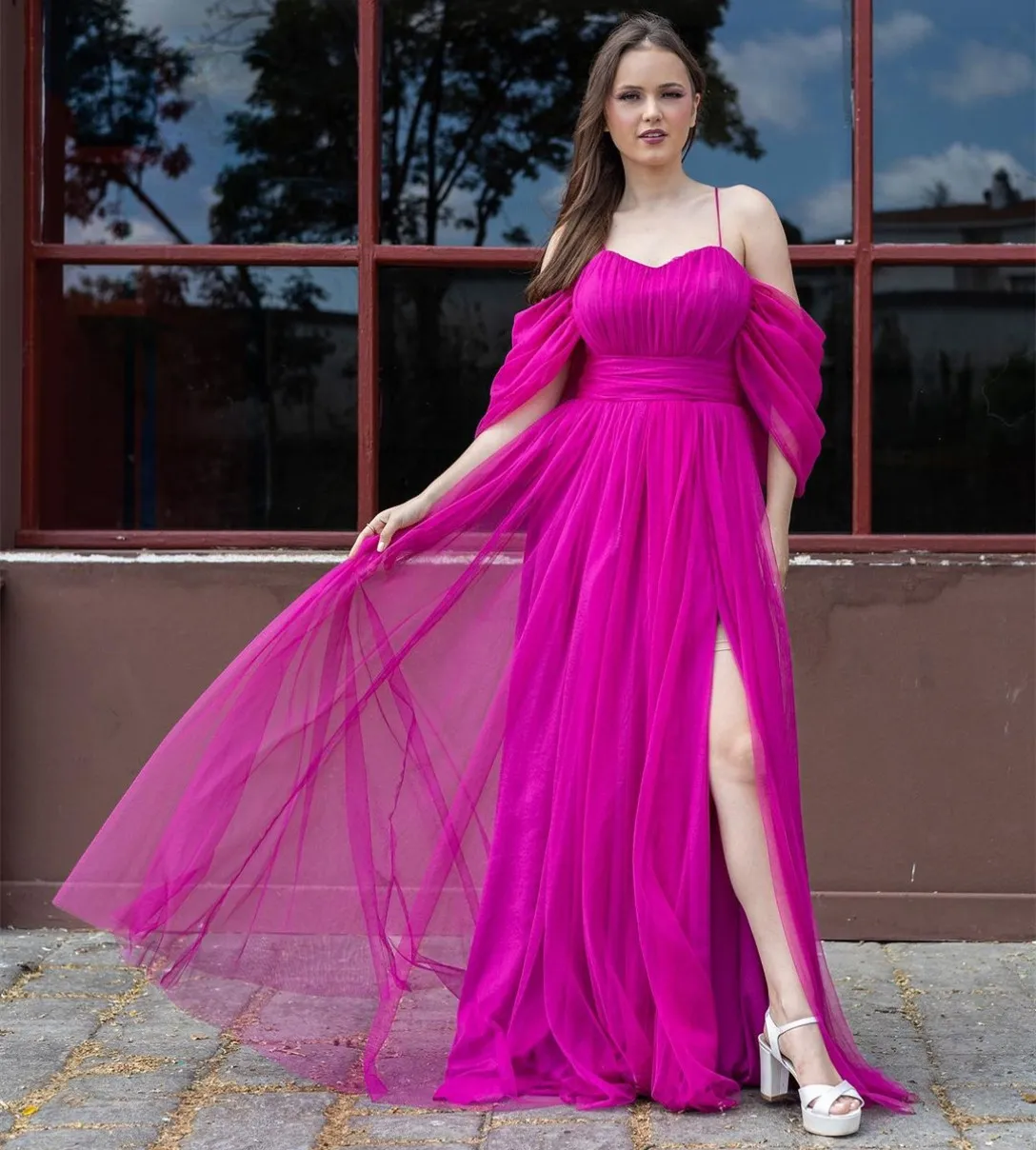 Ahorra a lo Grande en Compras al por Mayor de Correas De Espagueti De  Vestido Blanco Largo Vestido De Baile De Amor De Tul Elegante En Rosa  Fuerte