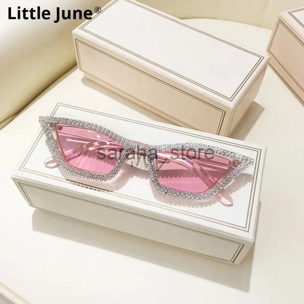 Sunglasses Cat Eye Frame Glitter Sunglasses Diamond Crystal Designer Style Women Black White UV400 Sun Glasses Fashion Eyewear J231218