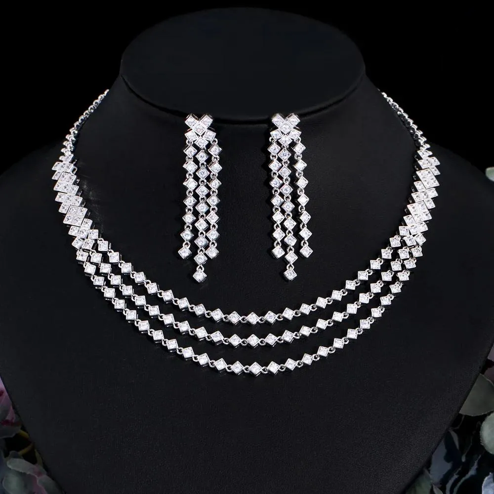 T-Shirt Cwwzircons Bling White Cubic Zirconia Pave Big Statement 3 Layered Wedding Bridal Dress Necklace and Earrings Jewelry Sets T704