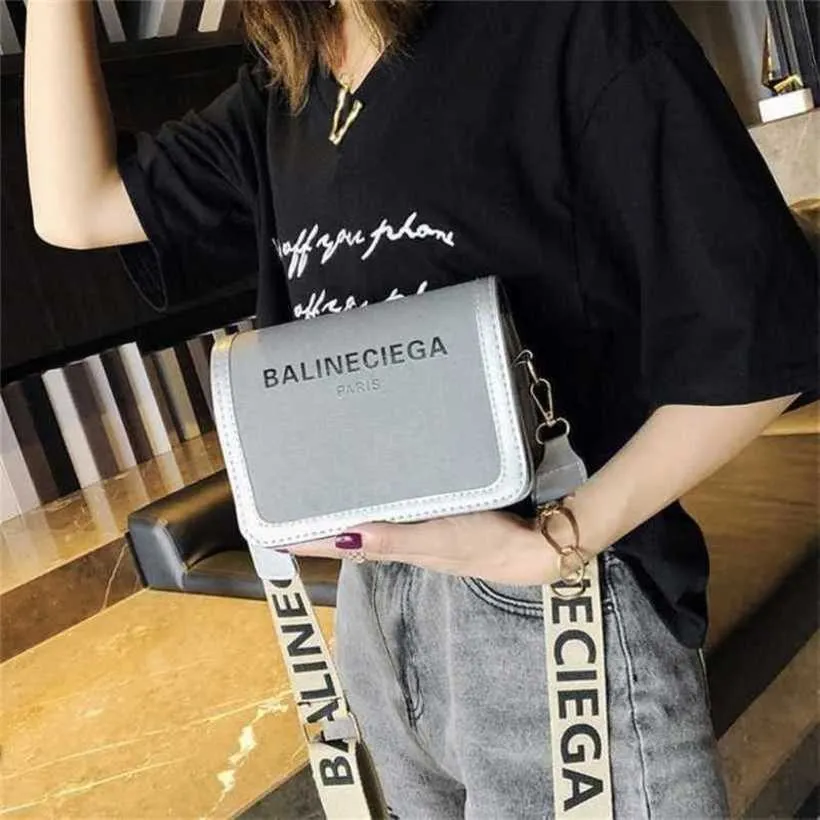 Sac à bandoulière de styliste pour femmes, petite version coréenne, messager à large ceinture, simple, nouvelle collection 2024