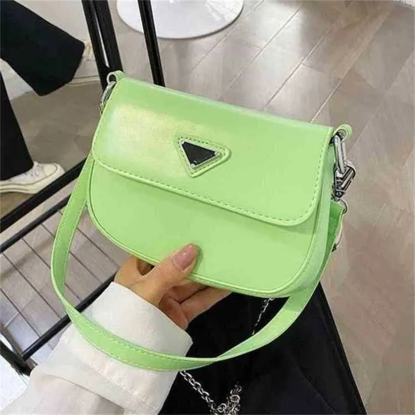 2024 Neue Designerin Damen Crossbody Schulter -Familie Dreieck Standard Frauen französischer Achselhöhlenstil Tasche