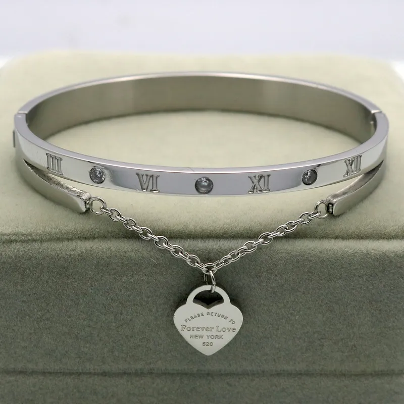 Bracciale di marca di lusso di design da donna con etichetta a cuore appesa per sempre amore Pulseira braccialetti in acciaio al titanio per gioielli da donna