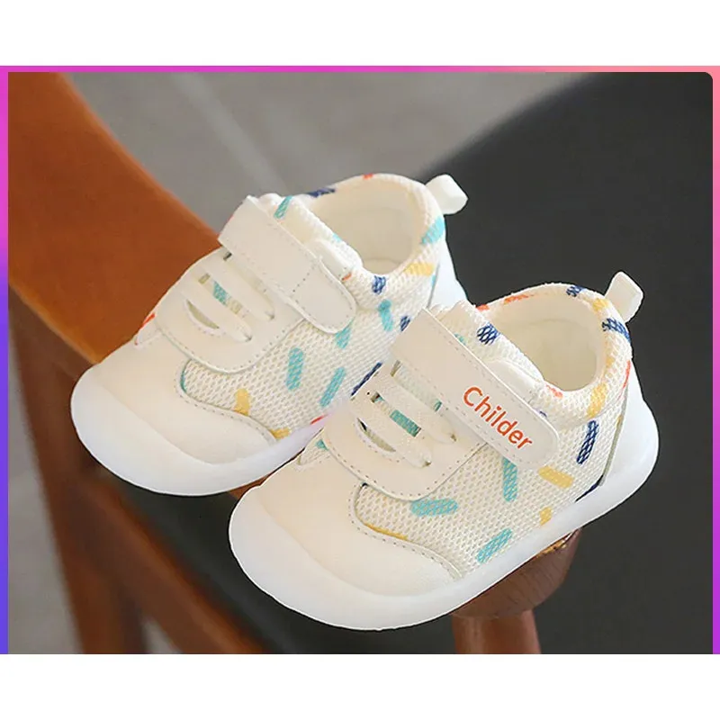 Platte schoenen babypompen lente en herfst zuigelingen softssoled peuter schoenen 03 jaar oud kinderen mannelijk ademend mesh wit vrouw 231218