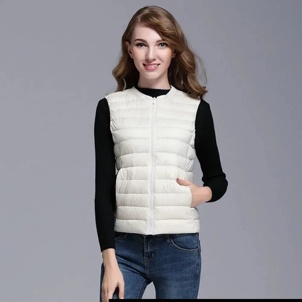 Chalecos de mujer 2023 Chaleco de chaqueta ultraligera para mujer Otoño Invierno Sin mangas Cálido Ropa interior Chaleco 90 Abrigo de pato blanco 231218