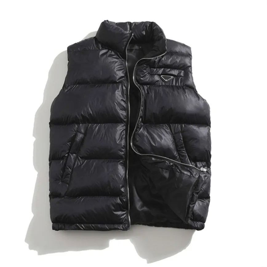 Designer de moda Men's Vest Down Jacket Trend Letter Versátil Triângulo Metal Parkas Casaco Outer;