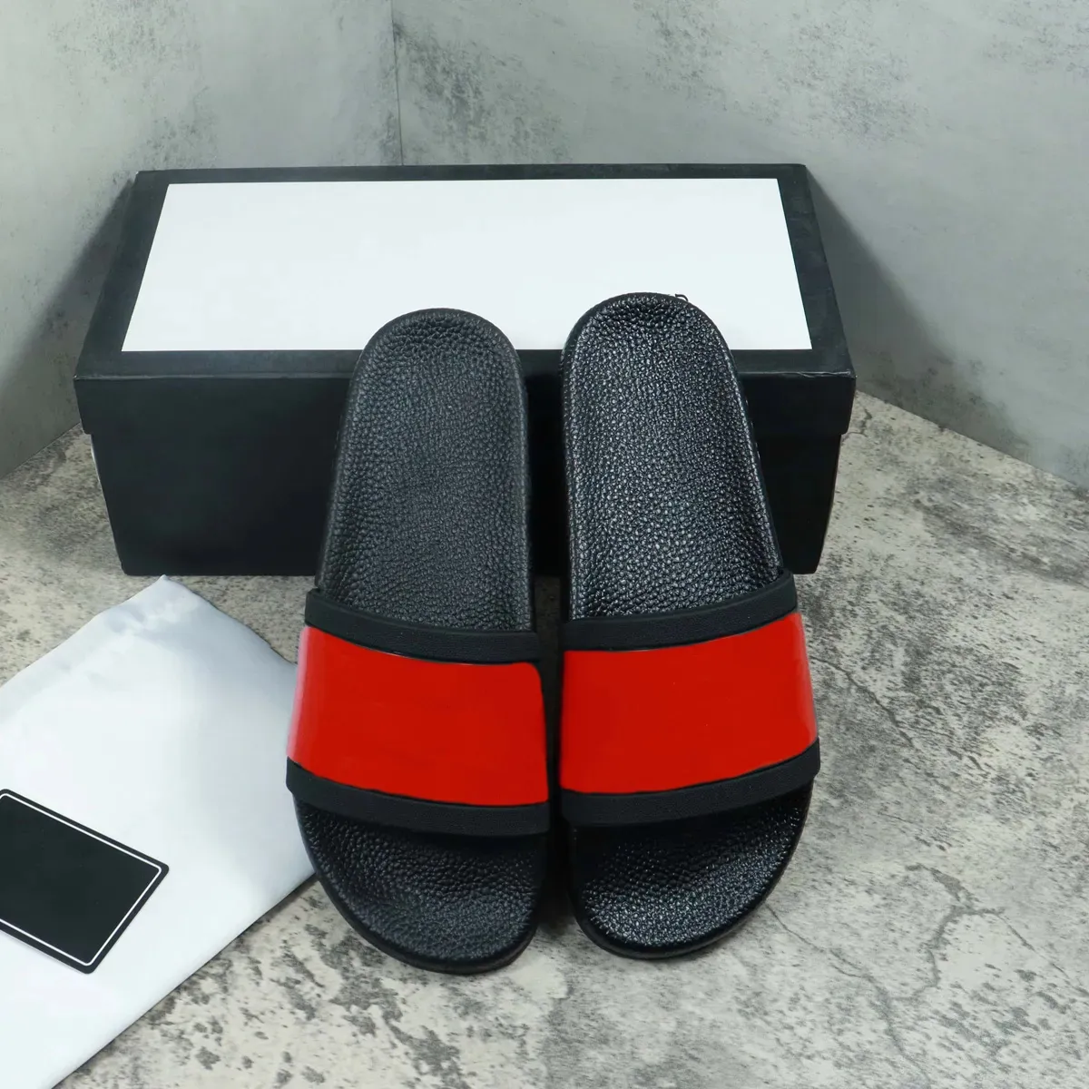 Designer chinelos abelha listra tigres sandálias praia senhoras slides carta impressão plana chinelo de couro flip flops de alta qualidade sandálias de verão homens