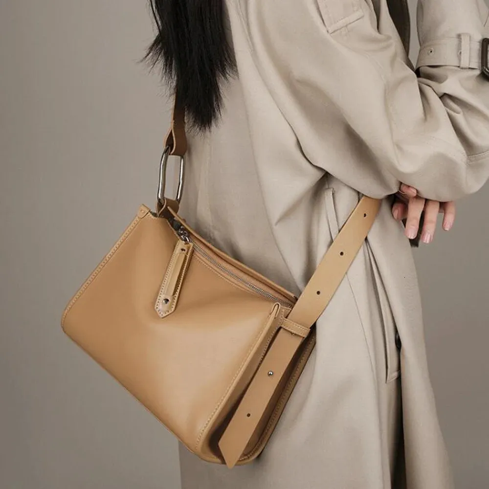 Sacs de soirée de luxe en cuir épaule femmes concepteur large sangle réglable sac à bandoulière marque de mode femme messager 231218