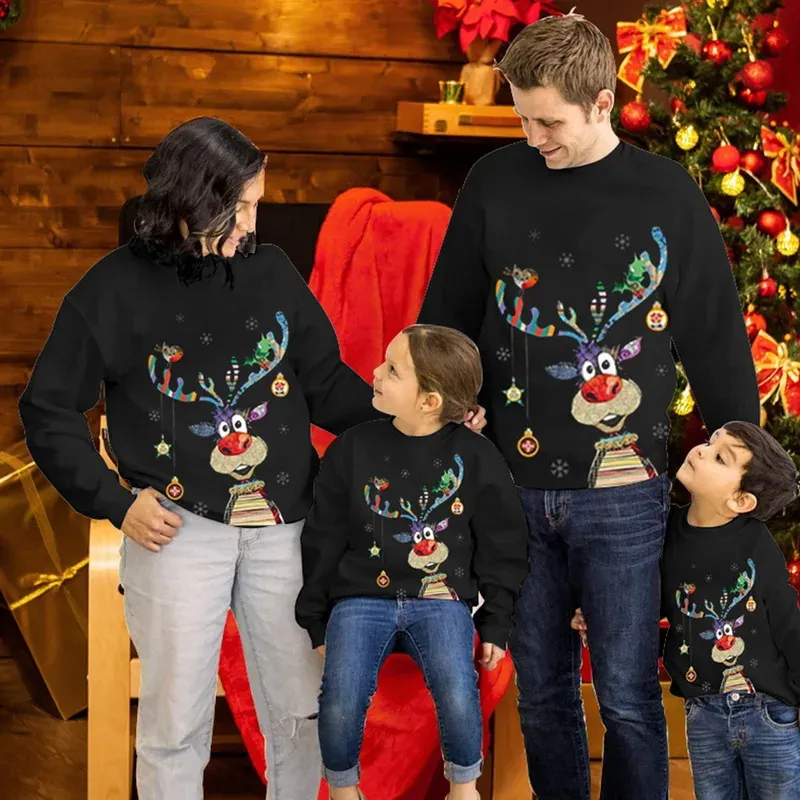 Family Matching Outfits Christmas Sweatshirt Xmas Sweaters Mother Father Daughter Son Outfit Women Men Couple Jersey Kids Tops 231218