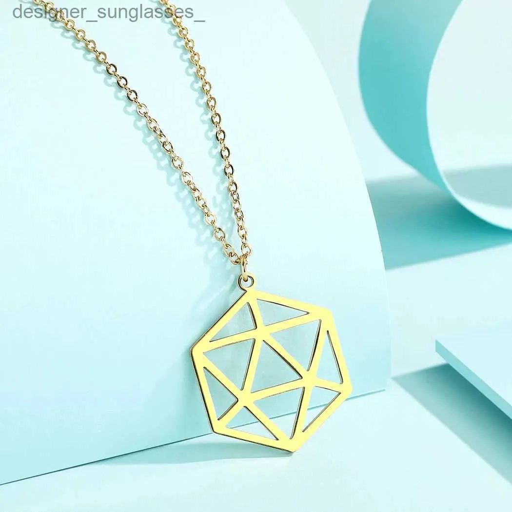 Pendant Necklaces Kinitial exquisite stainless steel Geometric Dice Necklace D20 Necklace Polyhedral Dice Charm jewelry Christma gift girlfriendL231218