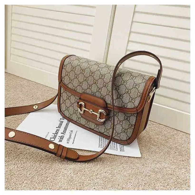 2024 New Designer women's crossbody shoulder trend outdoor horse rank buckle saddle messenger bag