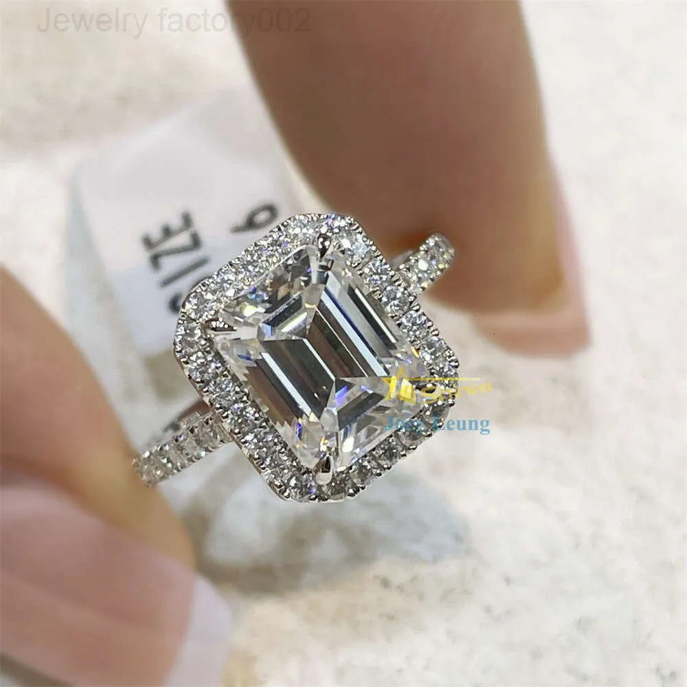 Aangepaste S925/10K Solid Gold D kleur Emerald Cut 3CT Halo Moissanite Vrouwen Sieraden Bruiloft Set Ringen Verlovingsring