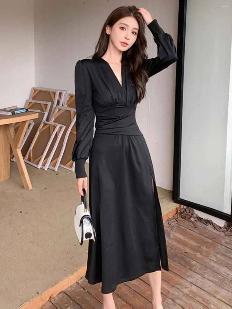 Casual Dresses Autumn Black Elegant Slimming Dress Sexy V-neck Pleated Waist Tight Slim Fit Fashion Style Long Sleeve