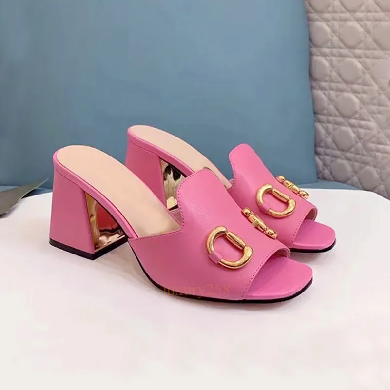 Designer luxe hoge hakken pantoffels designer zomer echt leer mode-stijl open teen veelzijdige slippers blokhakken dames roze back-lege sandalen