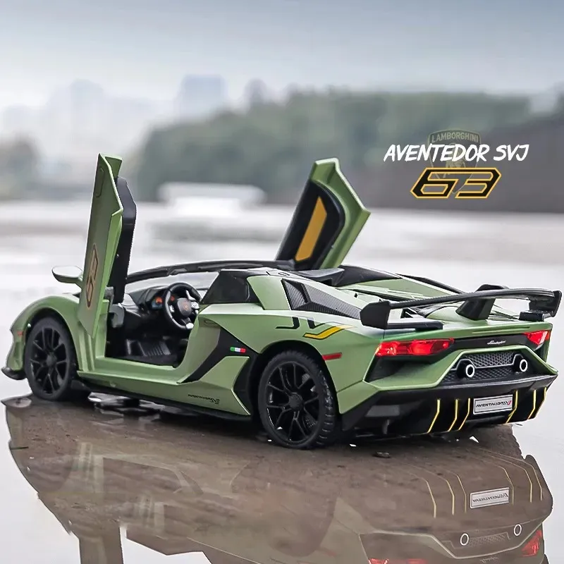 Auto elettrica RC 1/24 Lamborghini Aventador SVJ63 Modello in lega Giocattolo Fonde sotto pressione Fusione di metallo Suono e giocattoli luminosi per bambini Veicolo 231218