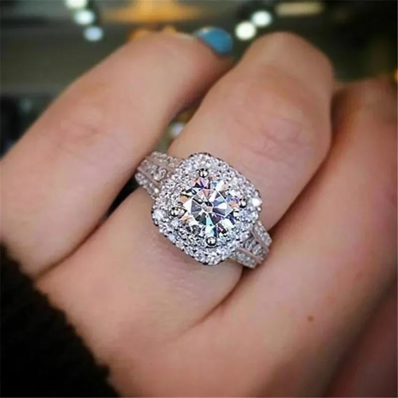 Pierścionki ślubne srebrny kolor s925 Diamentowy pierścionek dla kobiet kwadrat Anillos Bizuteria ślubna Diamant Clear White Topaz S925 Srebrna pierścień biżuterii 231218