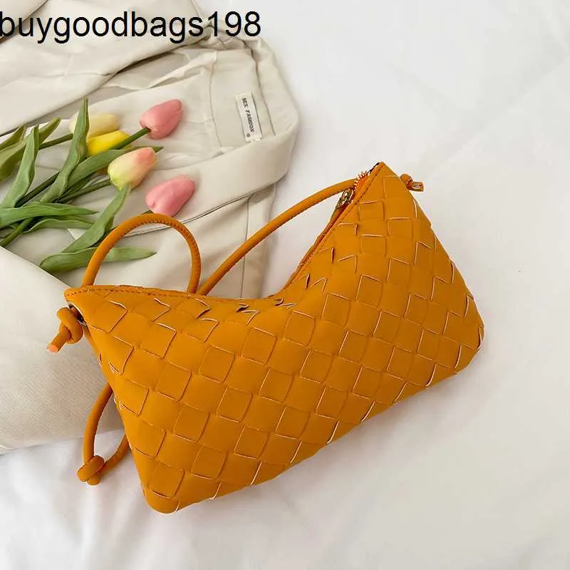 BottegaaVeneta Bags Turns Bag the Same Type of Handmade Bags Are Popular Online. New Autumn 2023 Dumpling Portable Womens Folding Underarm