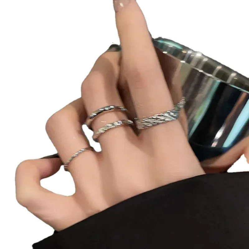 Pierścienie opaski y Czteroczęściowy zestaw niszowych design zwykły pierścień otwierający pierścień