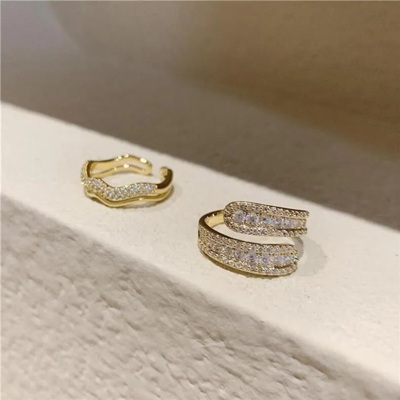 2022 all-match wavy design ladies rings With Side Stones niche party diamond jewelry ring for lover cool style gold-plated not fad281P