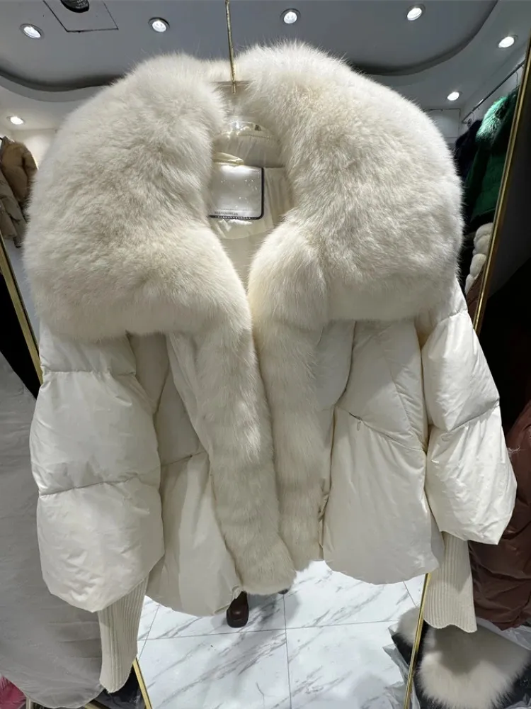 Damesvesten Mode Grote Echte Zilveren Bontkraag Bovenkleding Luxe Warme Witte Eend Donsjack Winter Damesjas met Gebreide Mouw 231218