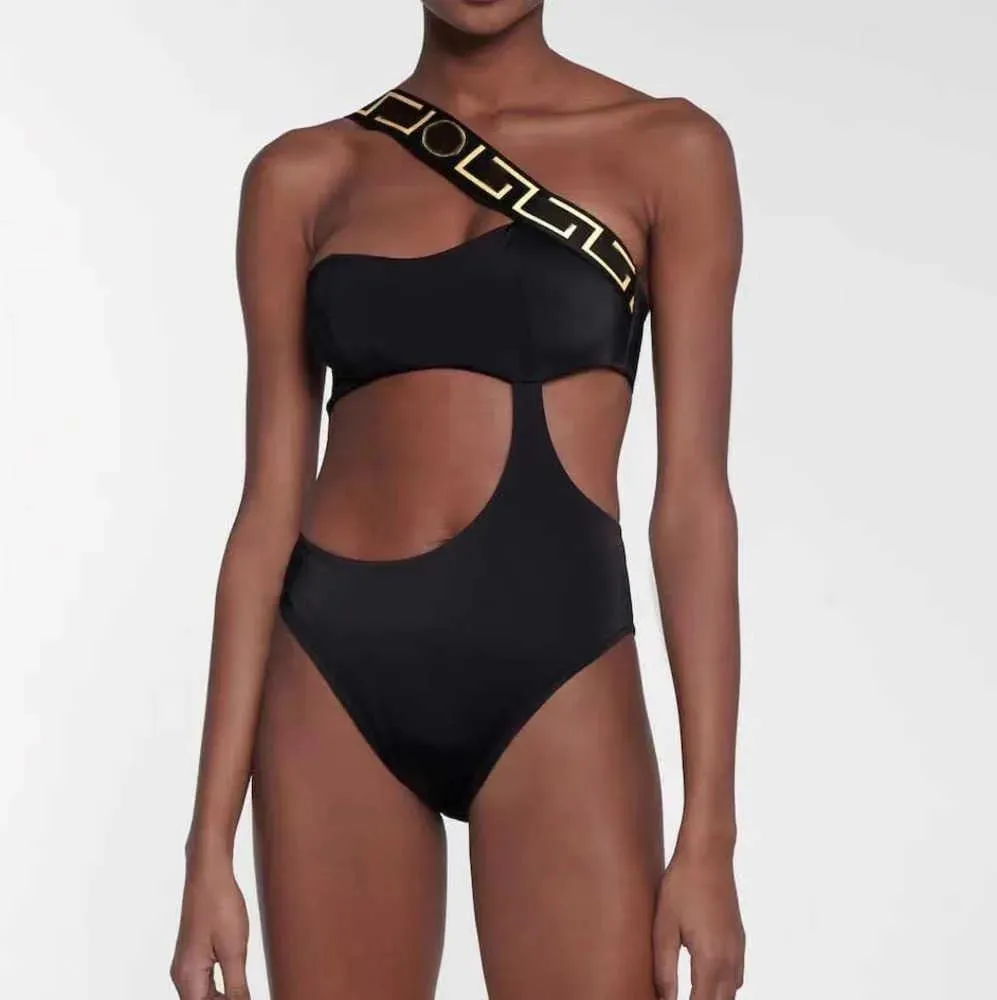 Tasarımcı Kadın Mayo Mayo Siyah Bandaj Bikini Kadın Bodysuit Simey Tasarımcı Marka Kadın Mayo One Halter Banyo Yastıklı Yüzme Seksi Giyim 6DT1