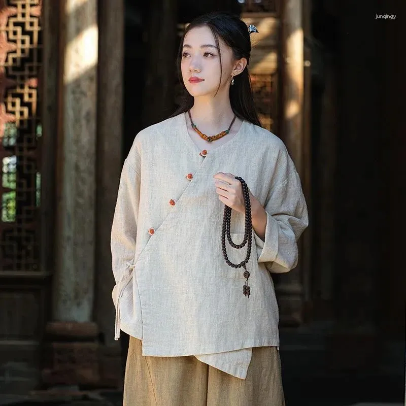 Blusas de mujer Johnature Camisas y tops de ramio vintage para mujer Estilo chino con cuello en V Botón de manga larga 2203 Otoño Color sólido