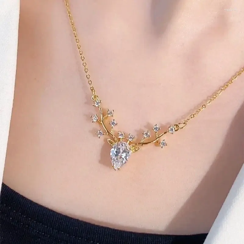 Kedjor 2024 Fashion Double Layer Elk Necklace Delicate Clavicle Chain Zircon Crystal for Women Party Gift Jewelry
