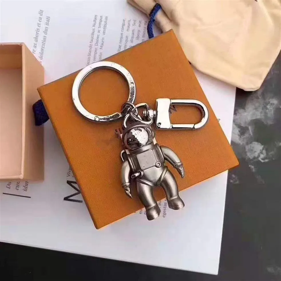 Stylish Astronaut Key Chain Designer Titanium Steel Matching Gift Box300u