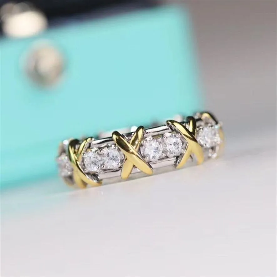 Klasik X Çapraz Çift Yüzük Yan taşlarla S925 STERLING Gümüş Moissanite Bayanlar Ring Luxury T Takı Sevgililer Günü hediyesi320a