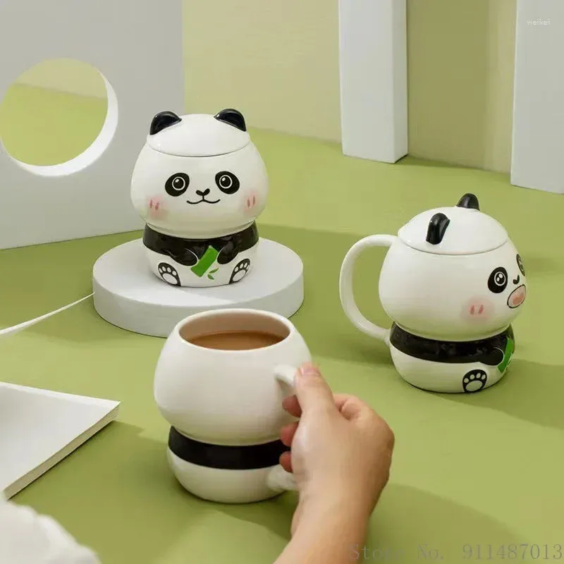 Tasses 1pc créatif chinois thé dessin animé relief motif panda avec couvercle cuillère en céramique fournitures de bureau de ménage boisson tasse à café