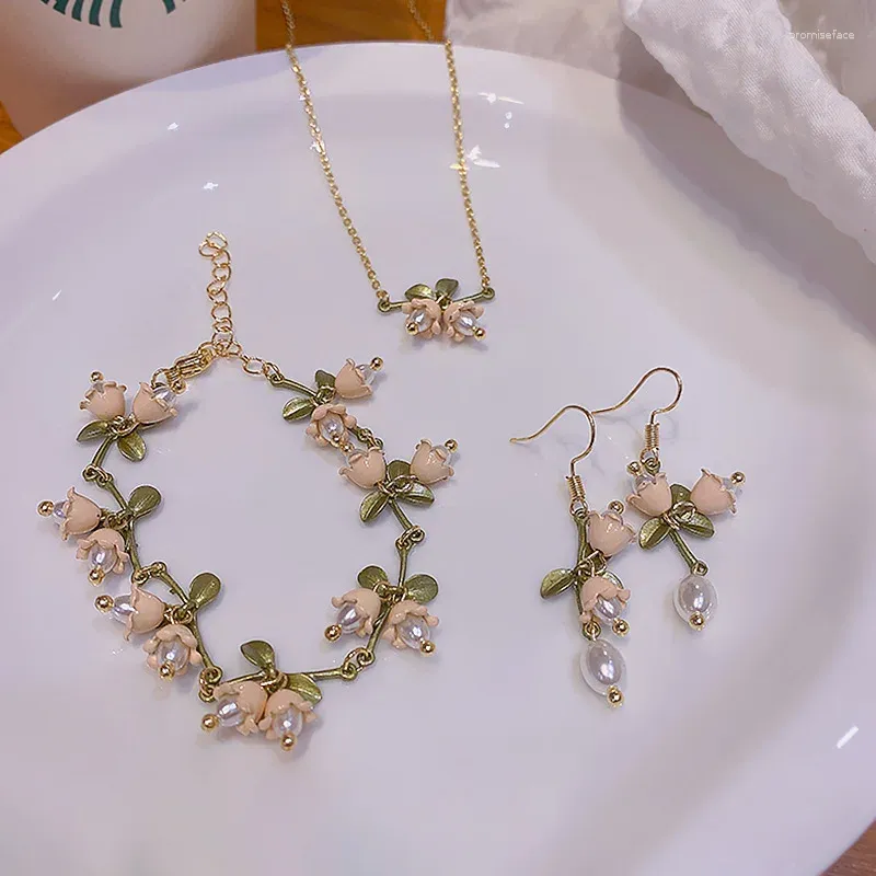 Hänge halsband rosa pärlblomma hängen halsaljer för kvinnor tredelar set boehemian söt stil nacktillbehör mode bröllop gåva