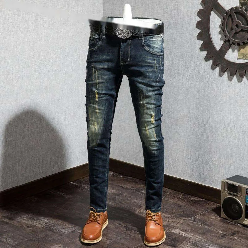 2024 Senaste Retro Men's Perforated Jeans - Korean Slim Small Straight Elastic Make, Old Fashion Brand Youth Leggings: A Timeless Style Statement!