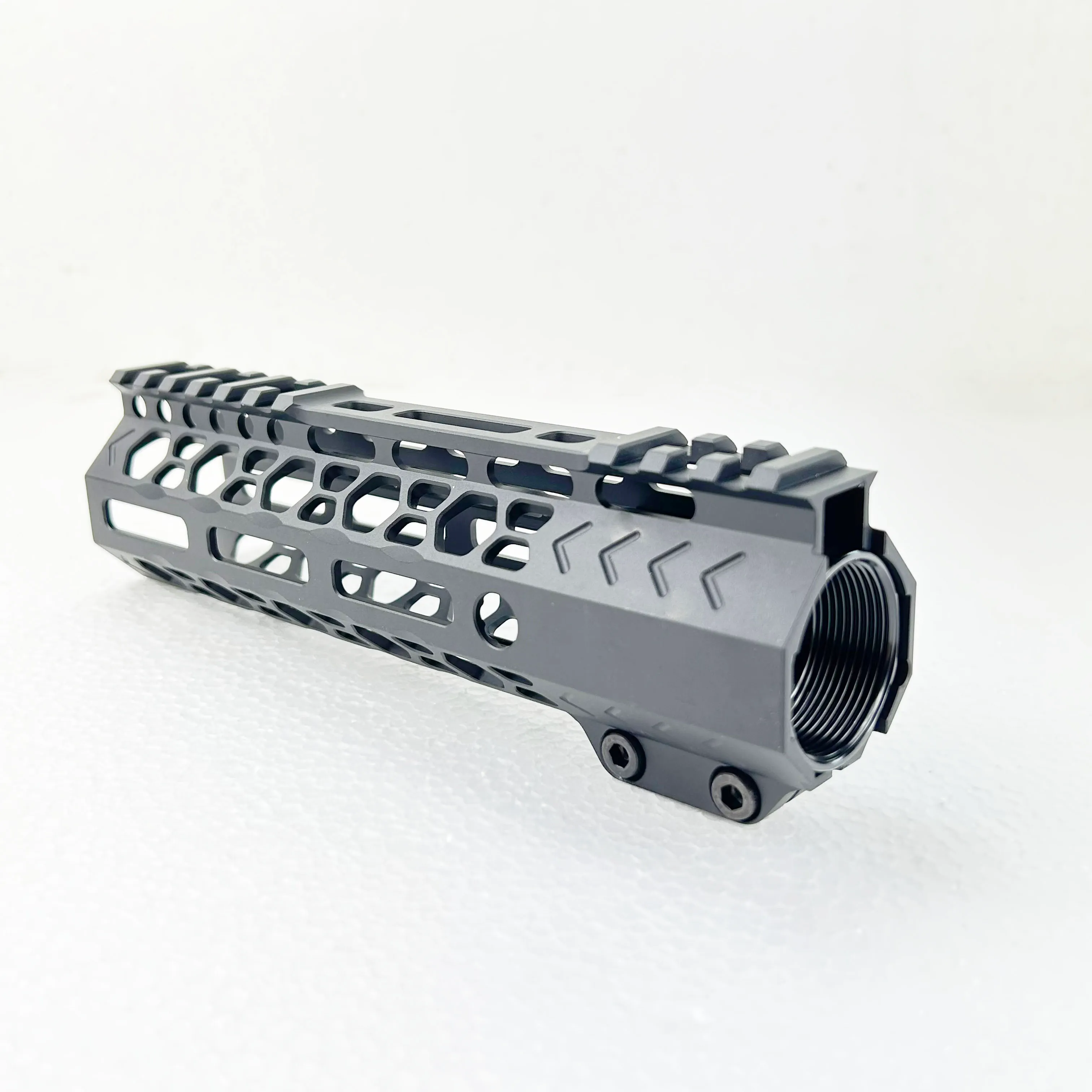 Crotek 7-calowy lekki zacisk Rodzaj M-Lok Handguards Edge CNC Fazowanie dla .223/5.56 Czarny kolor MRSC-07B